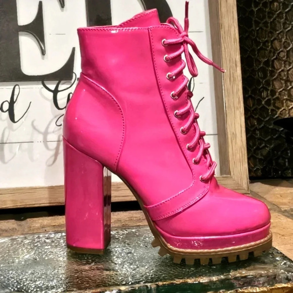 Cape Robbin Patent High Heel Lug Sole Lace Up Pink Boot Sz 5.5 - Picture 1 of 12
